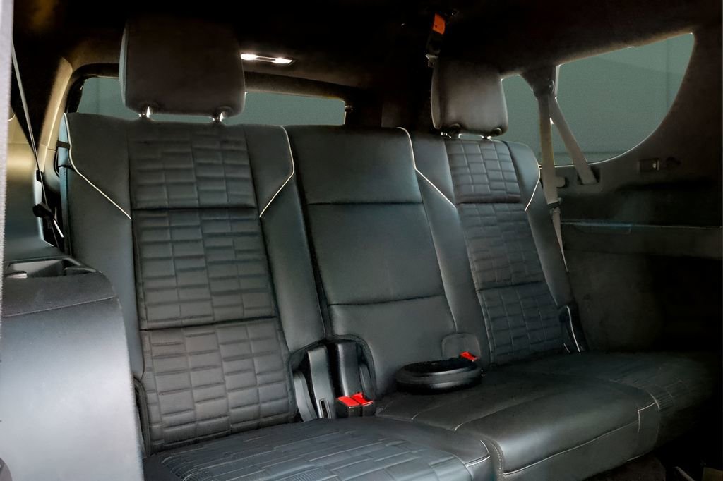 Used 2023 Cadillac Escalade ESV V AWD/4WD image 29