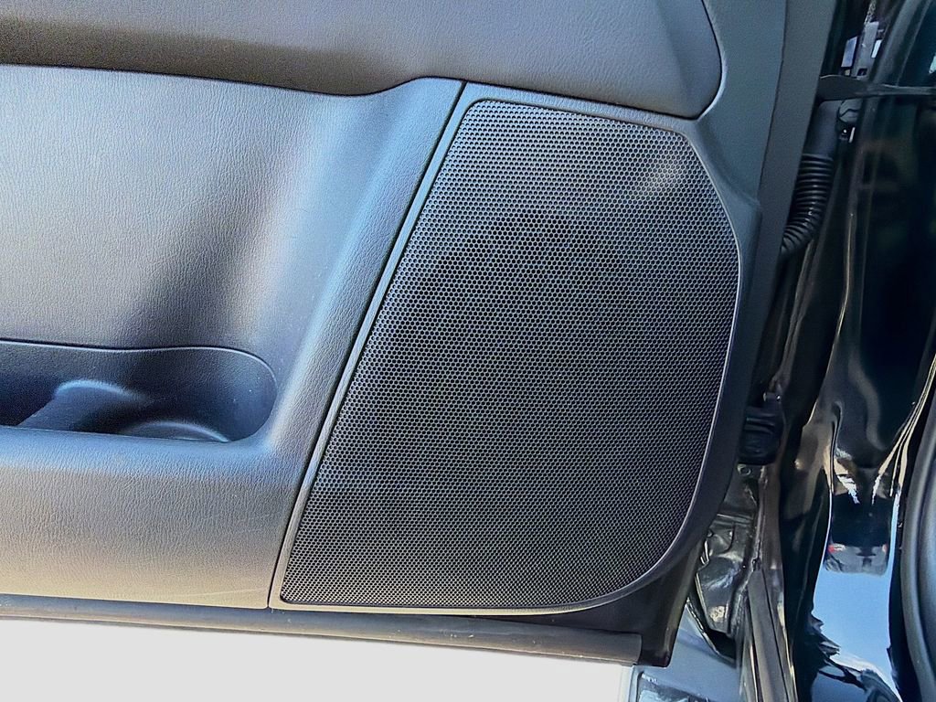 Used 2020 Nissan Armada SL image 24