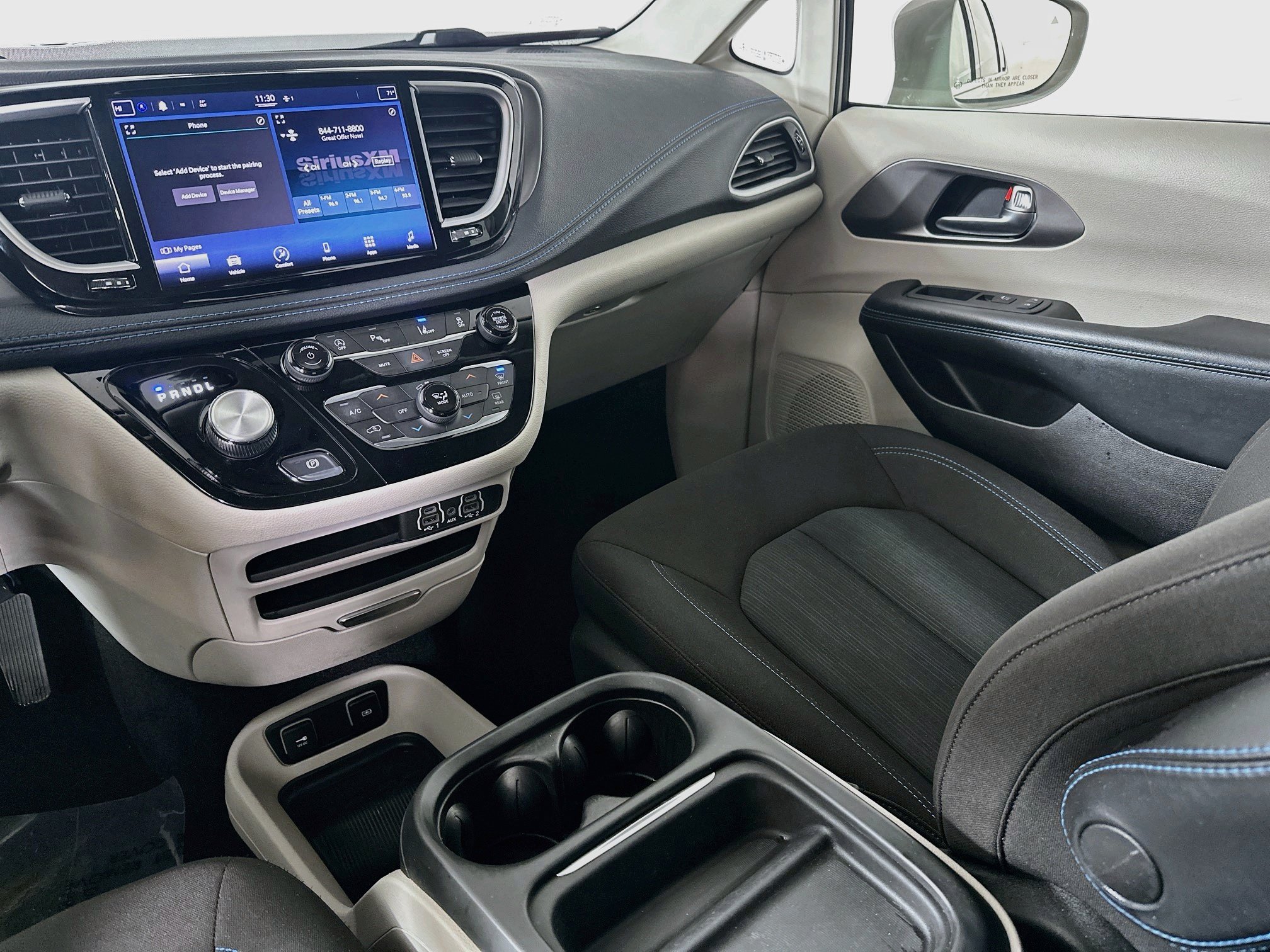 Used 2021 Chrysler Pacifica Touring FWD image 21
