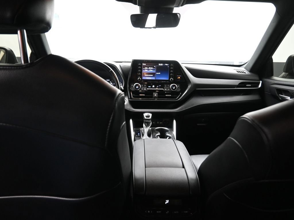 Used 2021 Toyota Highlander XSE image 13