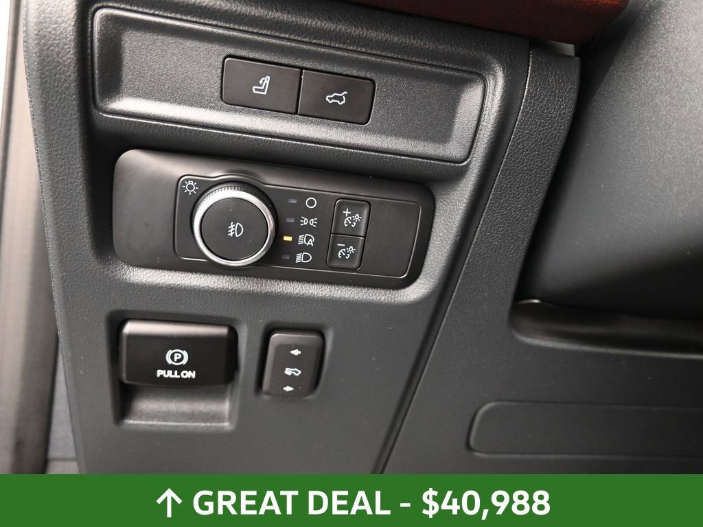 Used 2022 Ford Expedition Limited image 25