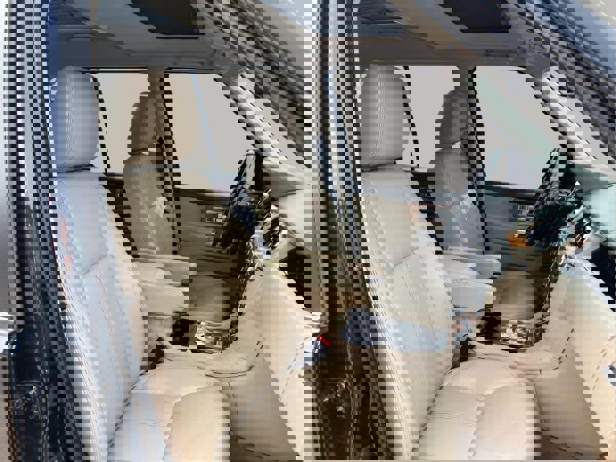 Used 2016 Land Rover LR4 HSE LUX image 24