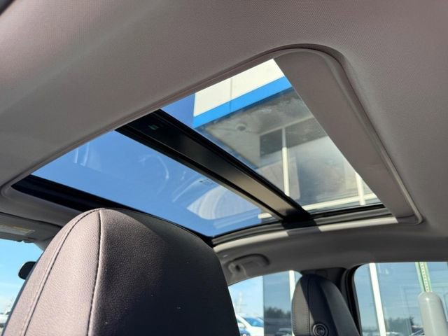 Certified 2019 Chevrolet Malibu Premier w/ Sun and Wheel Package image 11