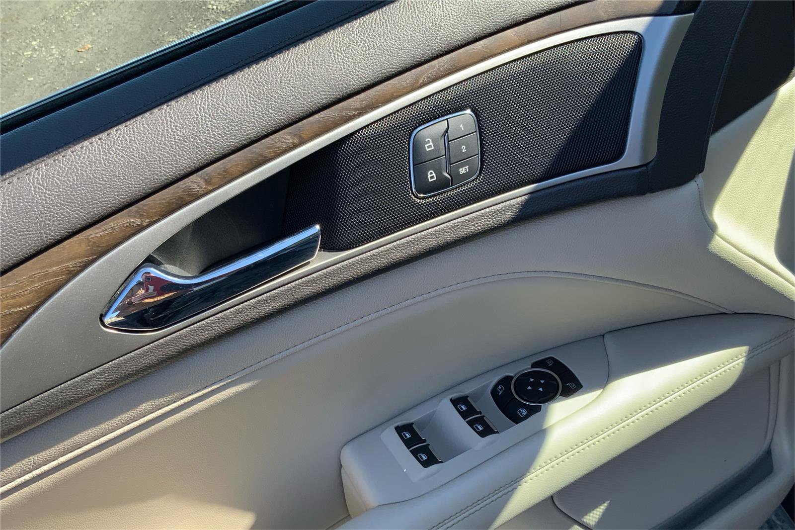 Used 2018 Lincoln MKZ Select w/ Select Plus Package AWD/4WD image 21