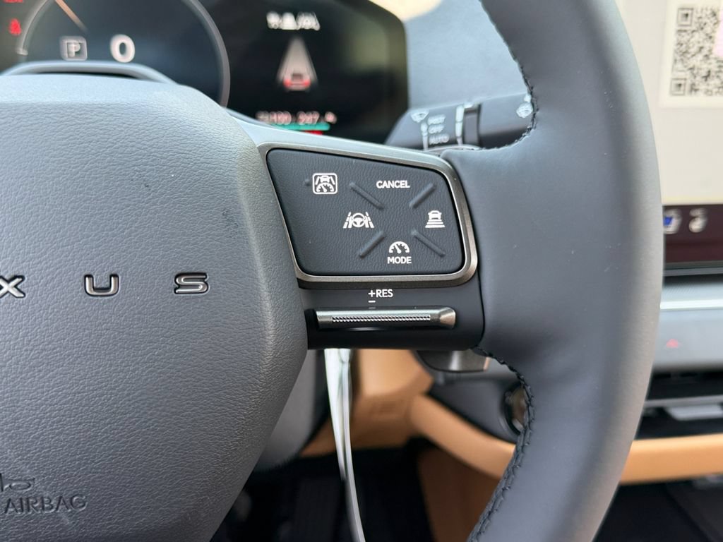 New 2026 Lexus ES 500e AWD/4WD image 16