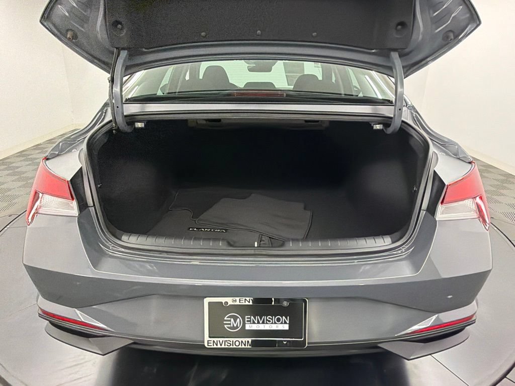 Used 2023 Hyundai Elantra SEL w/ Convenience Package FWD image 15