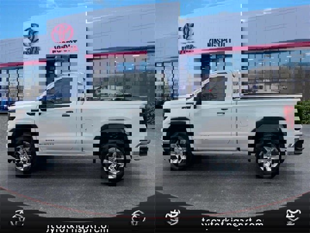 Used 2025 GMC Sierra 1500 Pro w/ Trailering Package image 2