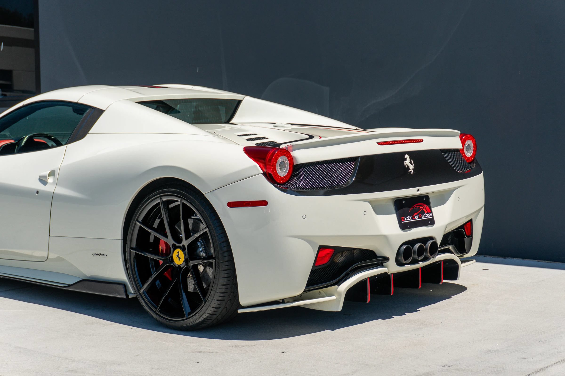 Used 2014 Ferrari 458 Spider RWD image 23