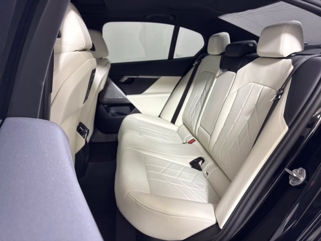 Certified 2026 BMW 530i w/ M Sport Package RWD image 32