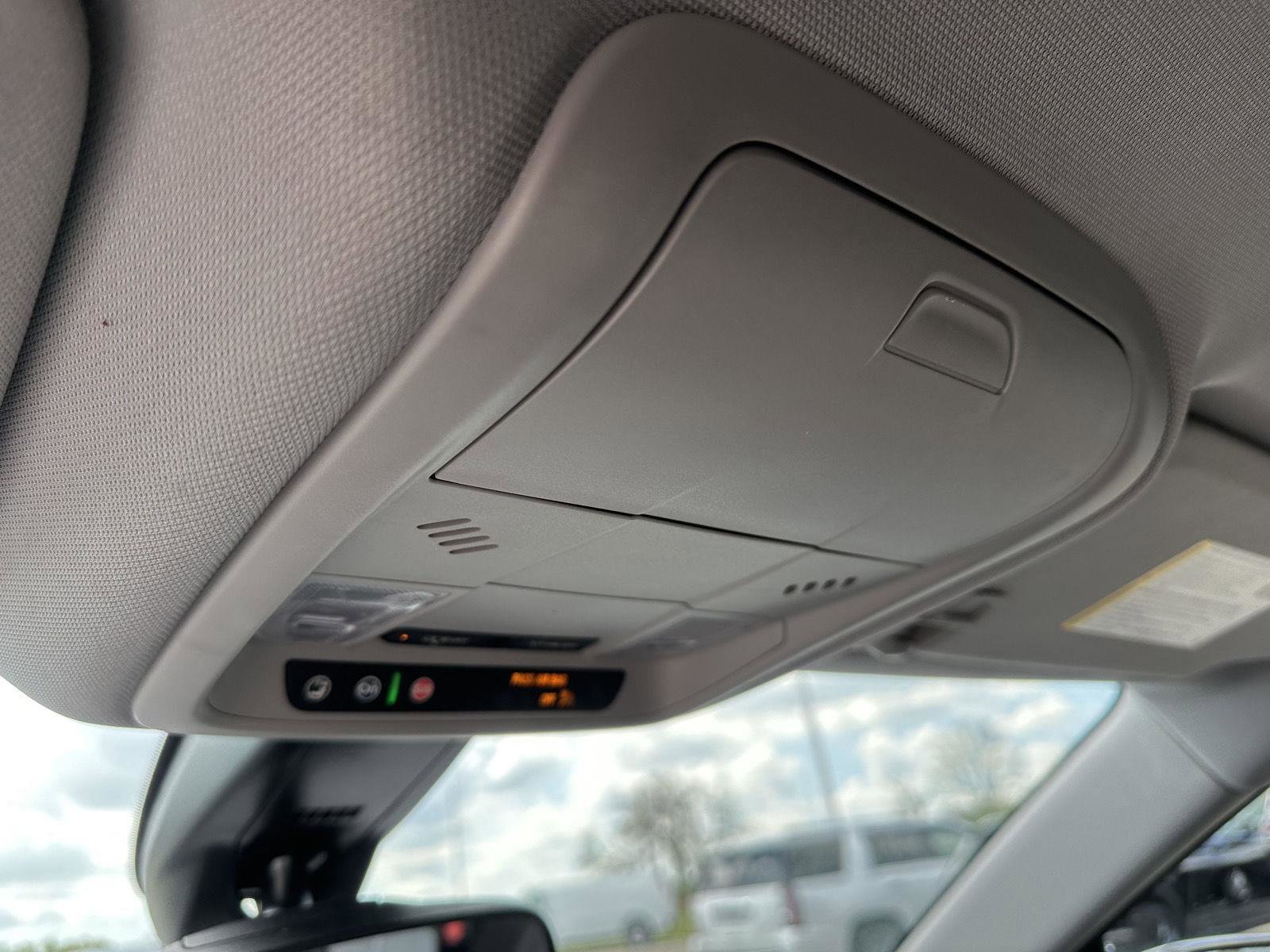 Used 2025 Chevrolet Blazer LT AWD/4WD image 33