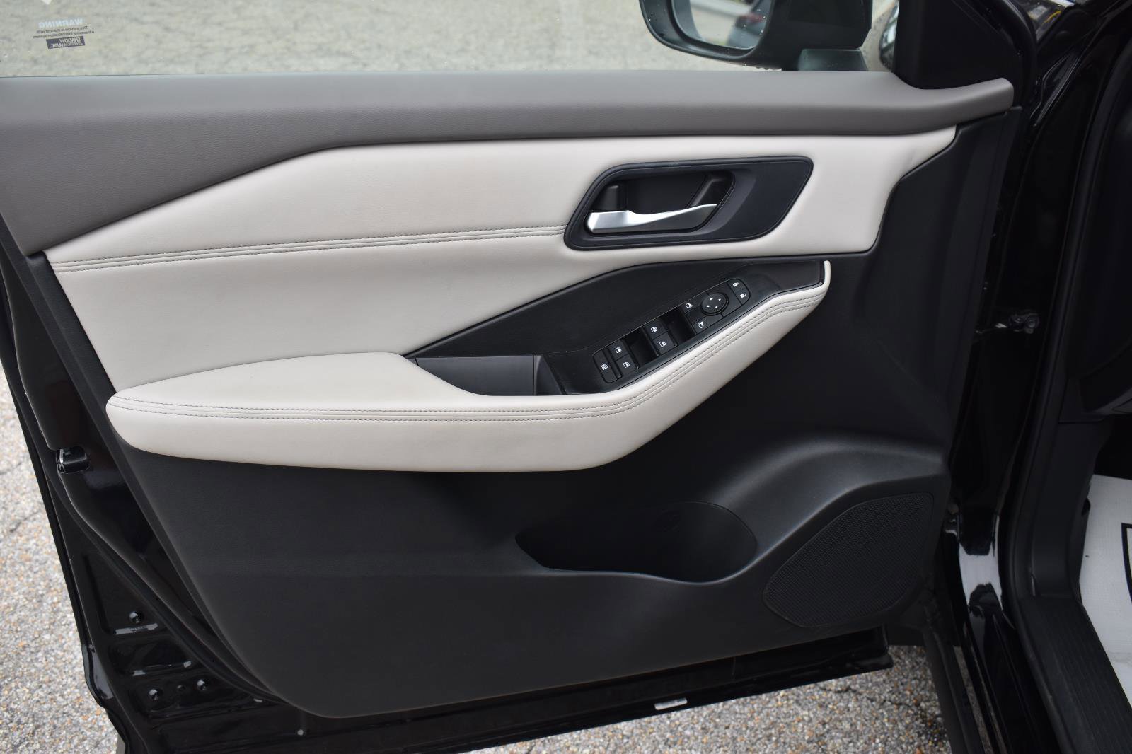 Used 2023 Nissan Rogue SV w/ SV Premium B Package FWD image 22
