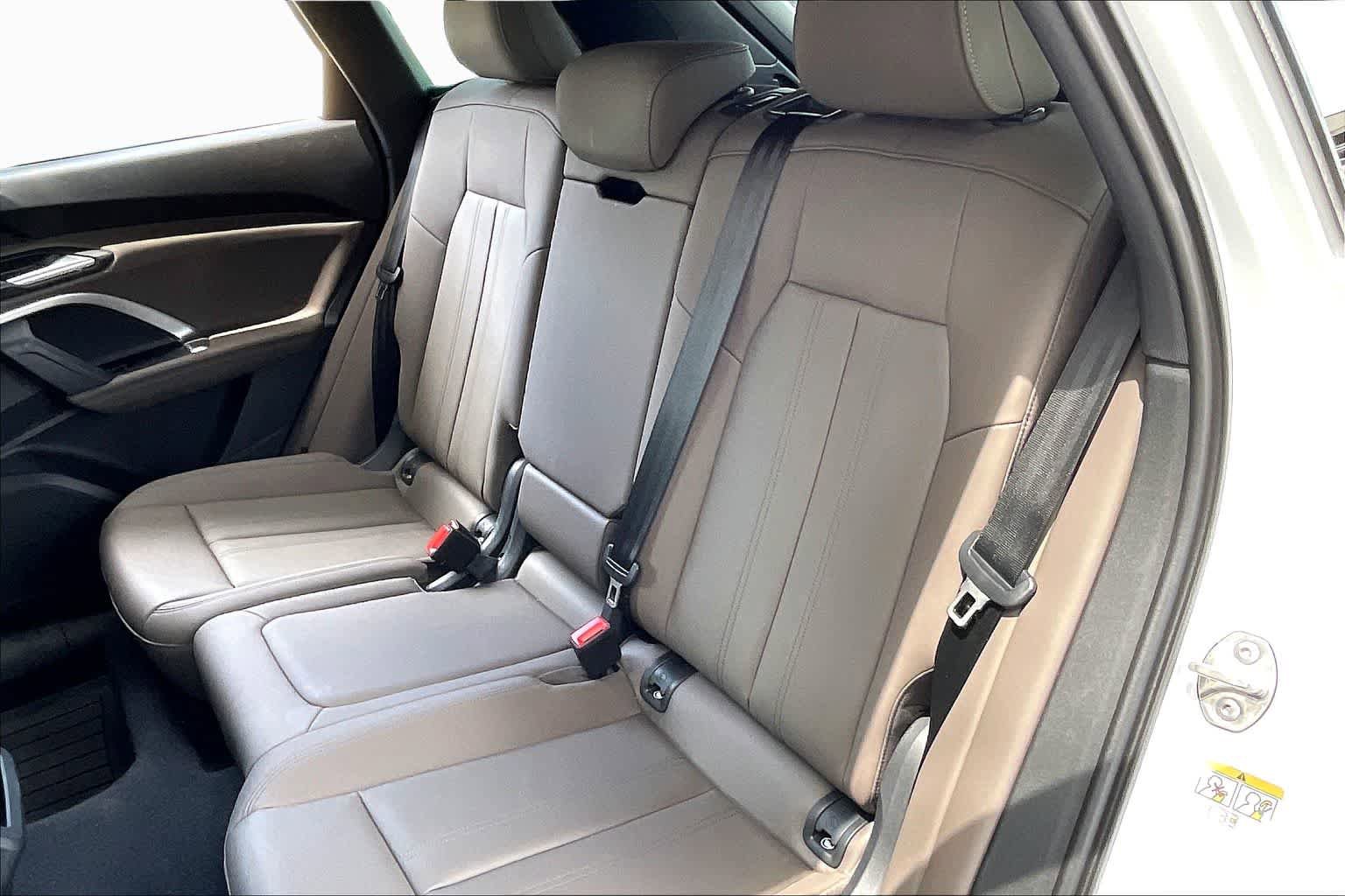 Used 2025 Audi Q5 Premium w/ Convenience Package AWD/4WD image 21