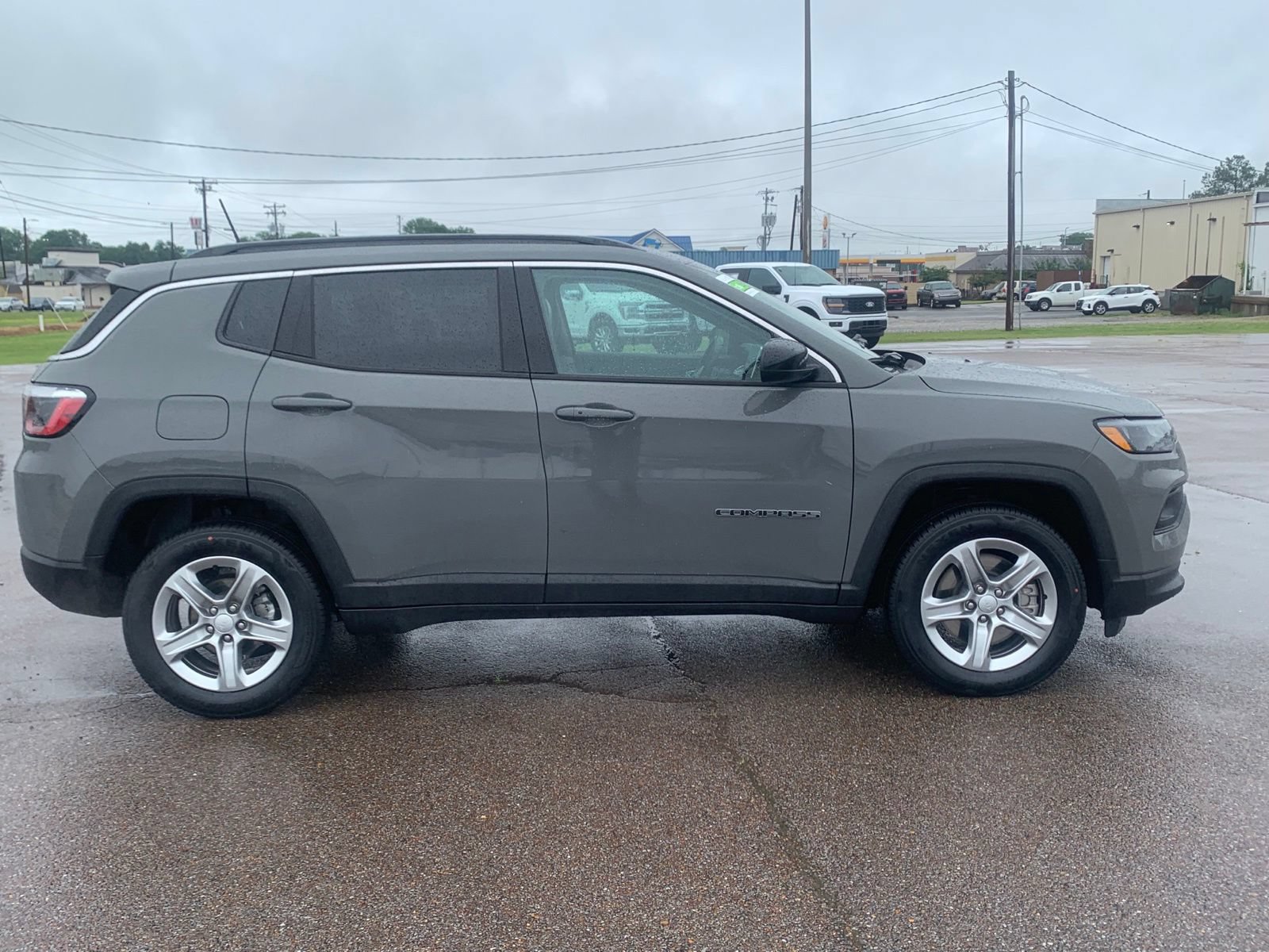 Used 2023 Jeep Compass Latitude AWD/4WD image 7