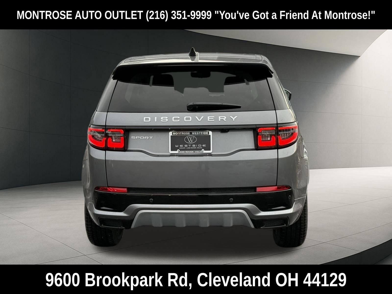 New 2025 Land Rover Discovery Sport S image 4