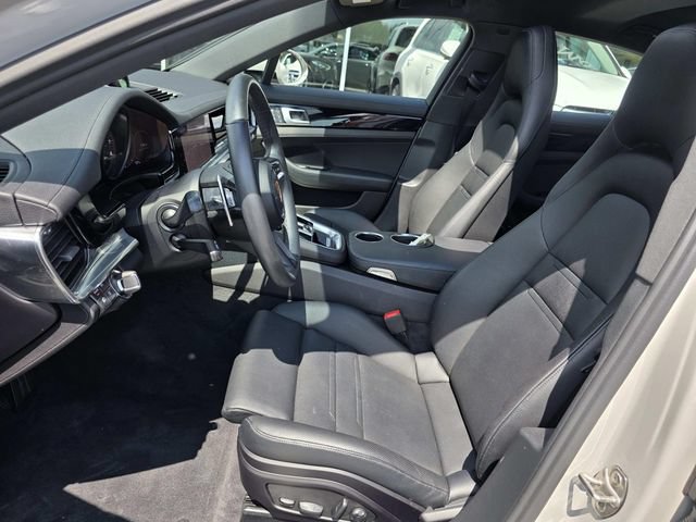 Used 2022 Porsche Panamera RWD image 12