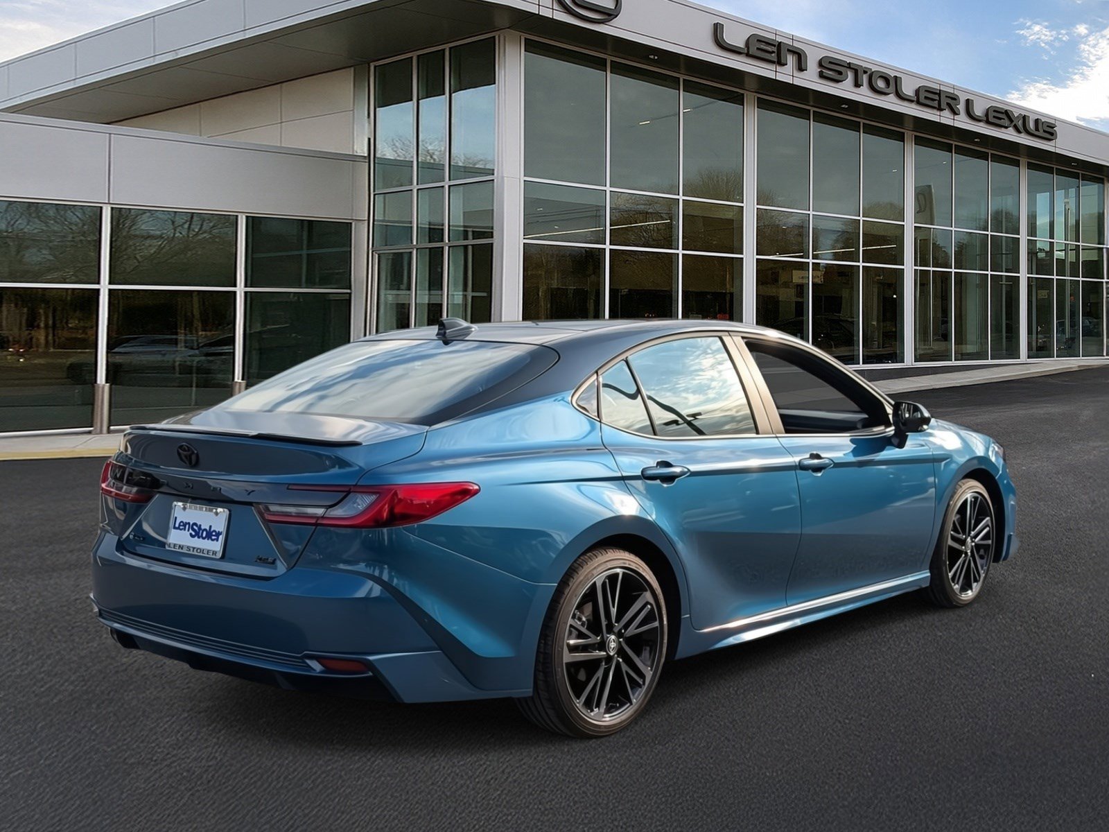 Used 2025 Toyota Camry XSE image 3