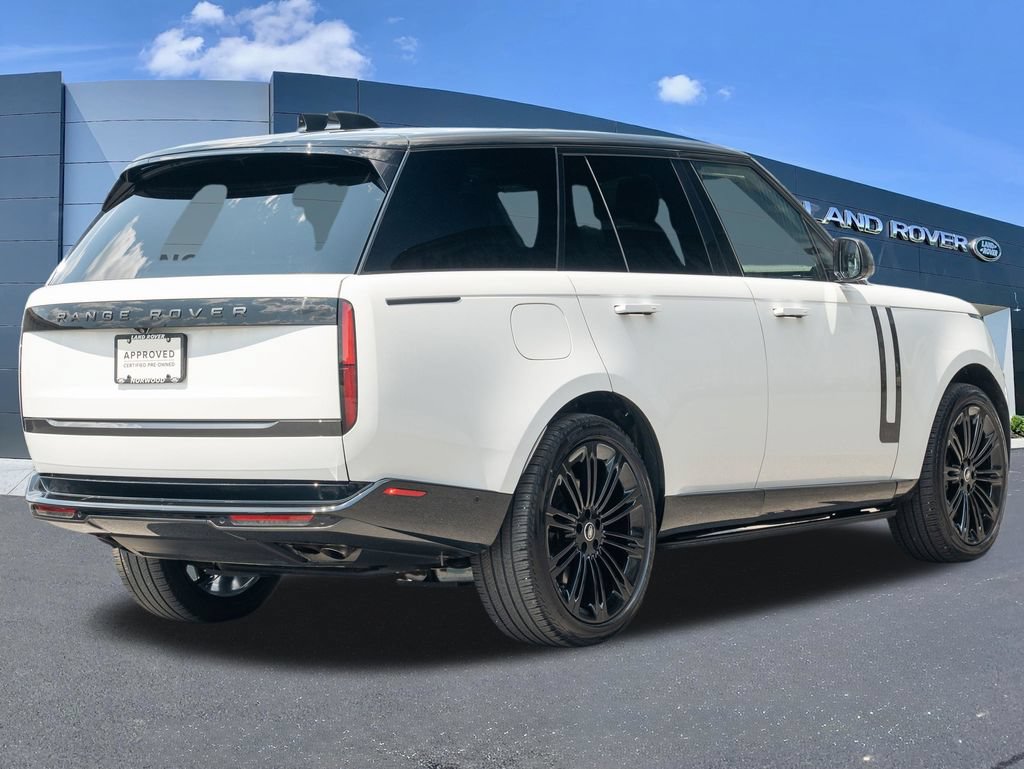 Used 2024 Land Rover Range Rover SE AWD/4WD image 4