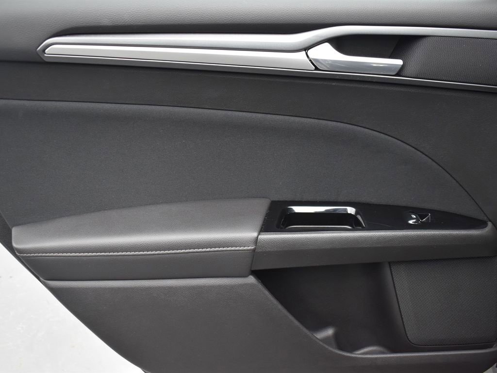 Used 2016 Ford Fusion SE image 20