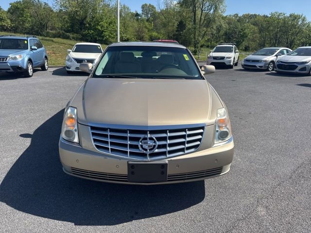 Used 2006 Cadillac DTS w/ Trunk Convenience Package FWD image 3