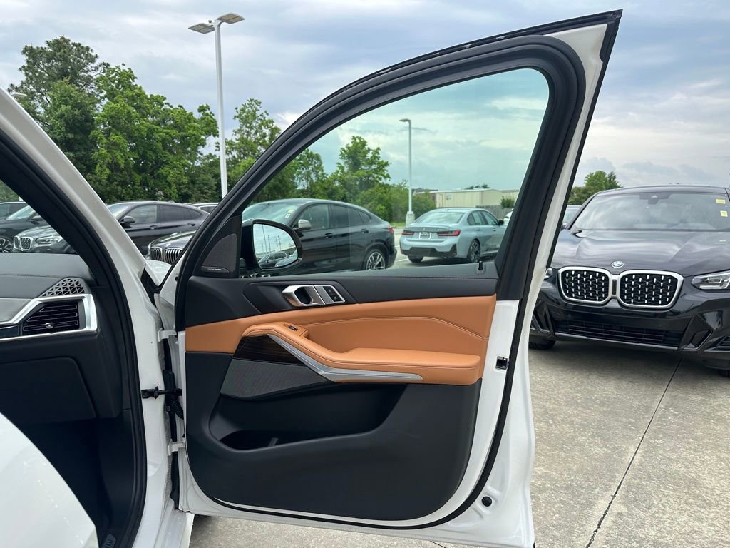 Certified 2024 BMW X5 sDrive40i w/ M Sport Package RWD image 32