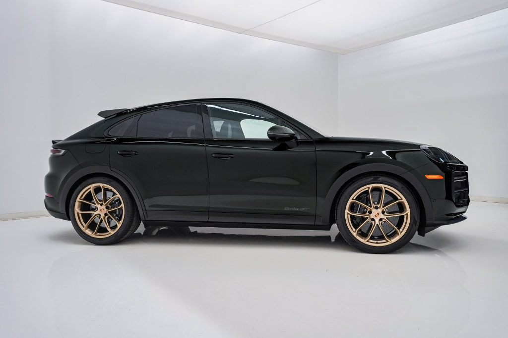 Used 2026 Porsche Cayenne Turbo GT AWD/4WD image 9