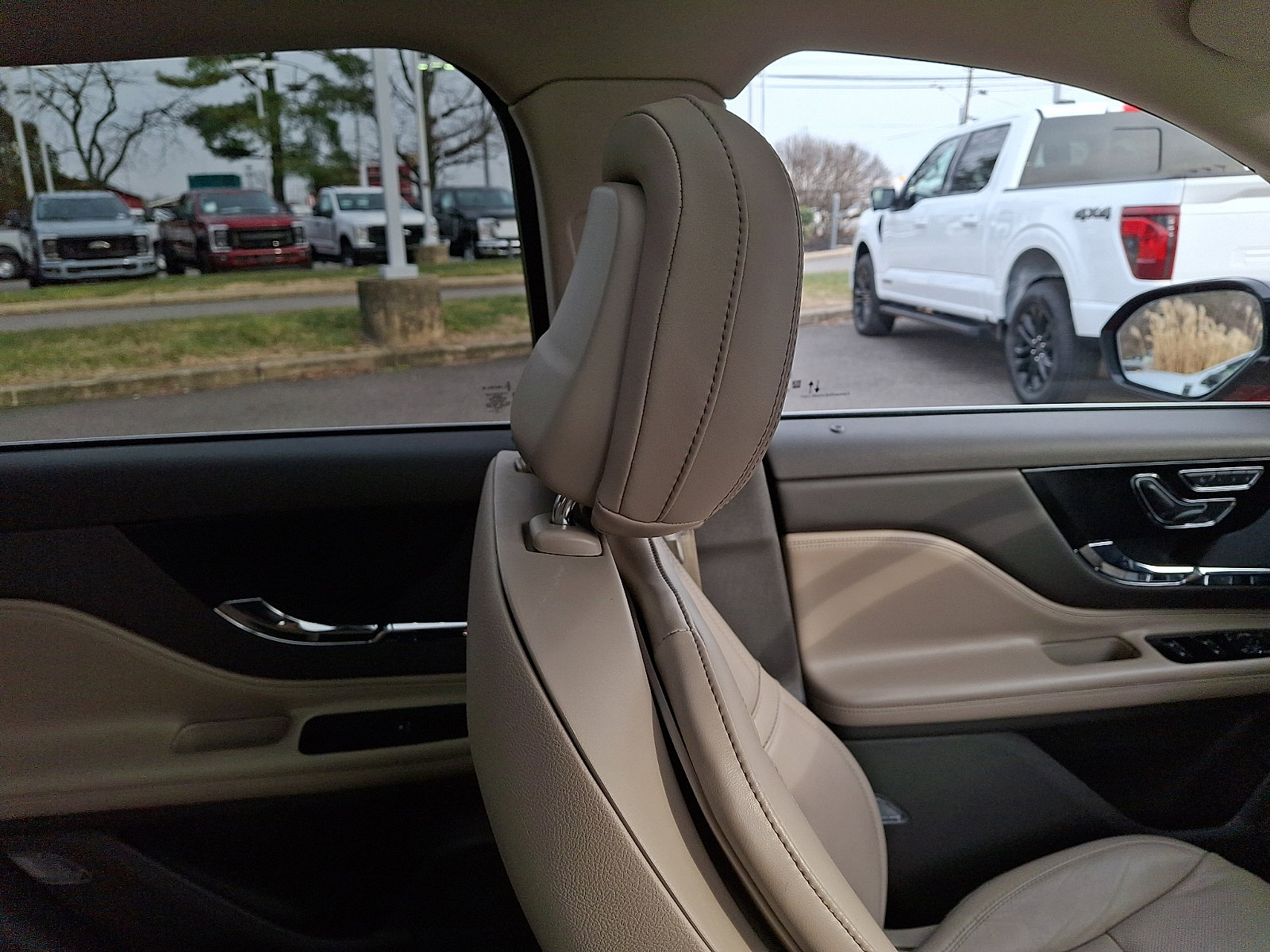 Used 2020 Lincoln Corsair Reserve w/ Equipment Group 201A image 13