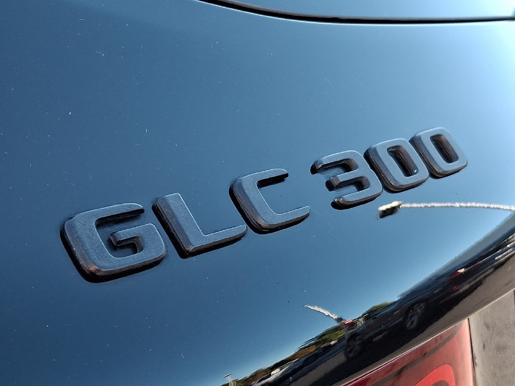 Used 2022 Mercedes-Benz GLC 300 4MATIC image 32