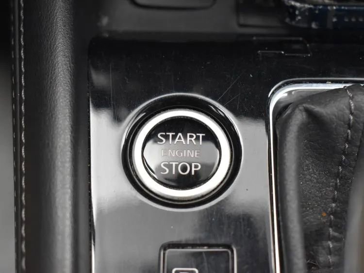 Used 2023 Nissan Kicks SV image 29