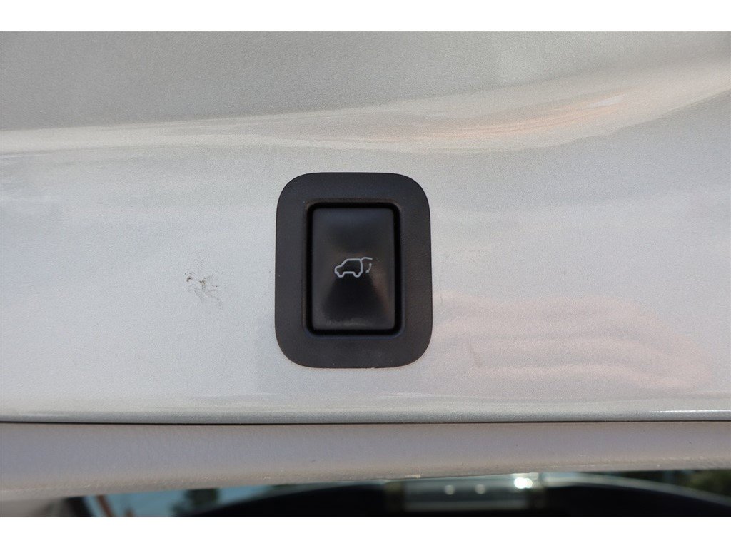 Used 2017 Toyota Highlander FWD V6 image 6