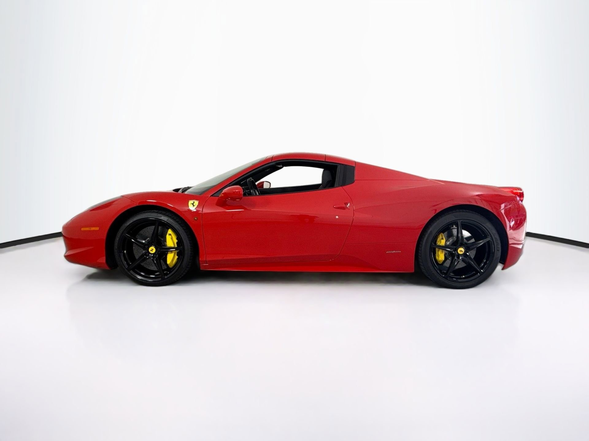 Certified 2015 Ferrari 458 Spider RWD image 4