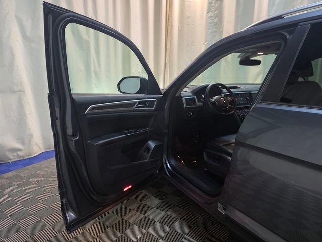 Used 2018 Volkswagen Atlas SE image 11