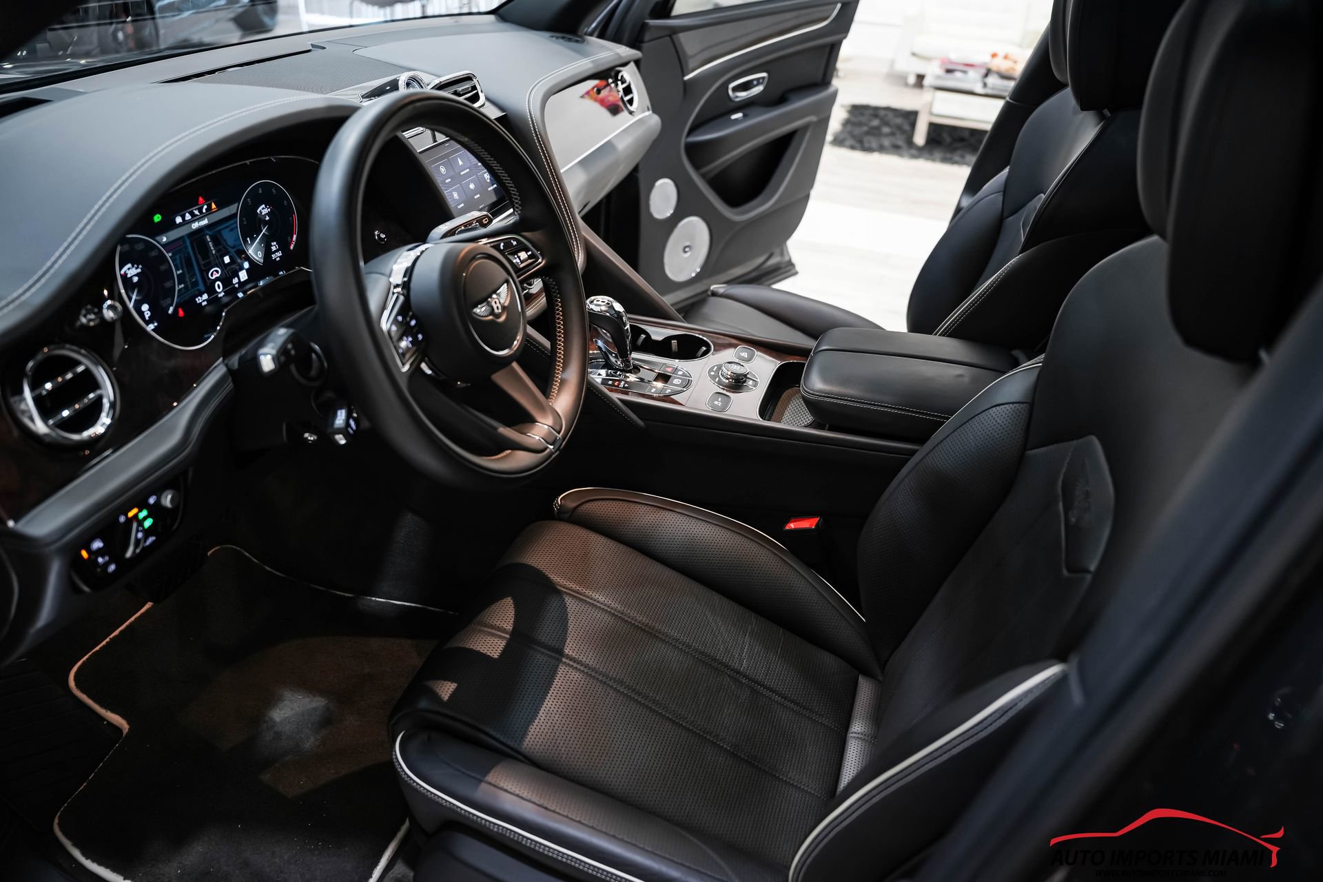 Used 2021 Bentley Bentayga AWD/4WD image 8