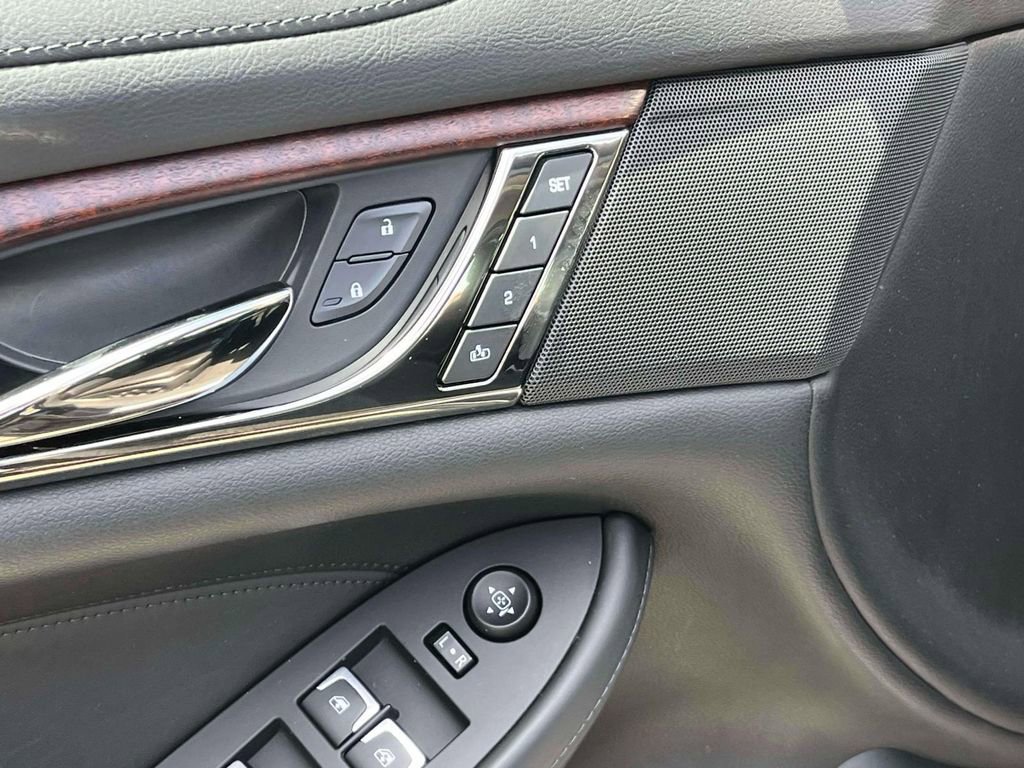 Used 2017 Cadillac CTS Luxury RWD image 24