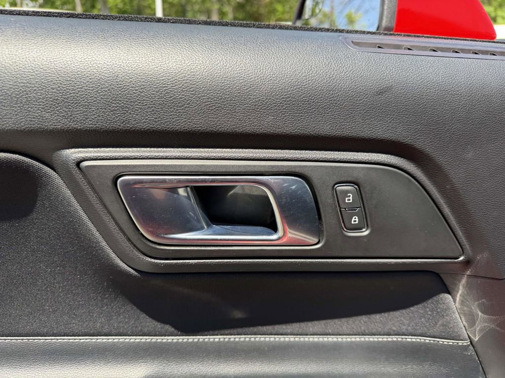 Used 2020 Ford Mustang Coupe RWD image 21