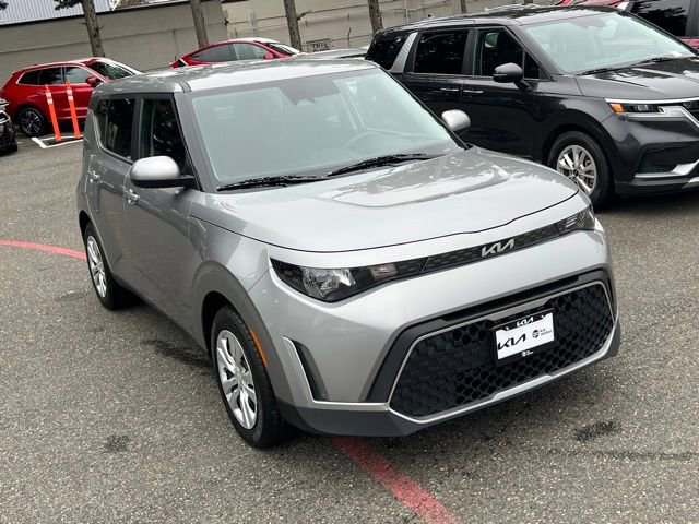 Used 2023 Kia Soul LX image 5