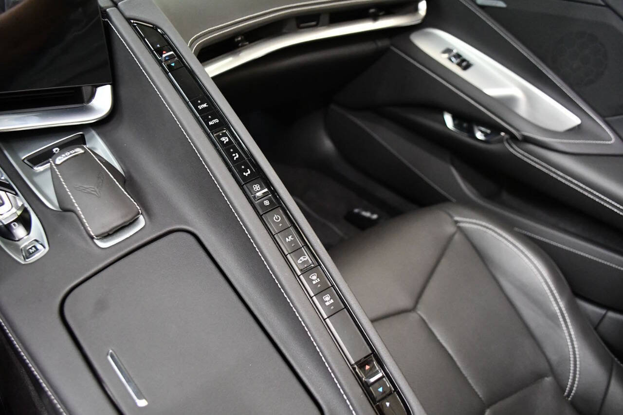 Used 2024 Chevrolet Corvette Stingray Convertible w/ Z51 Performance Package RWD image 18