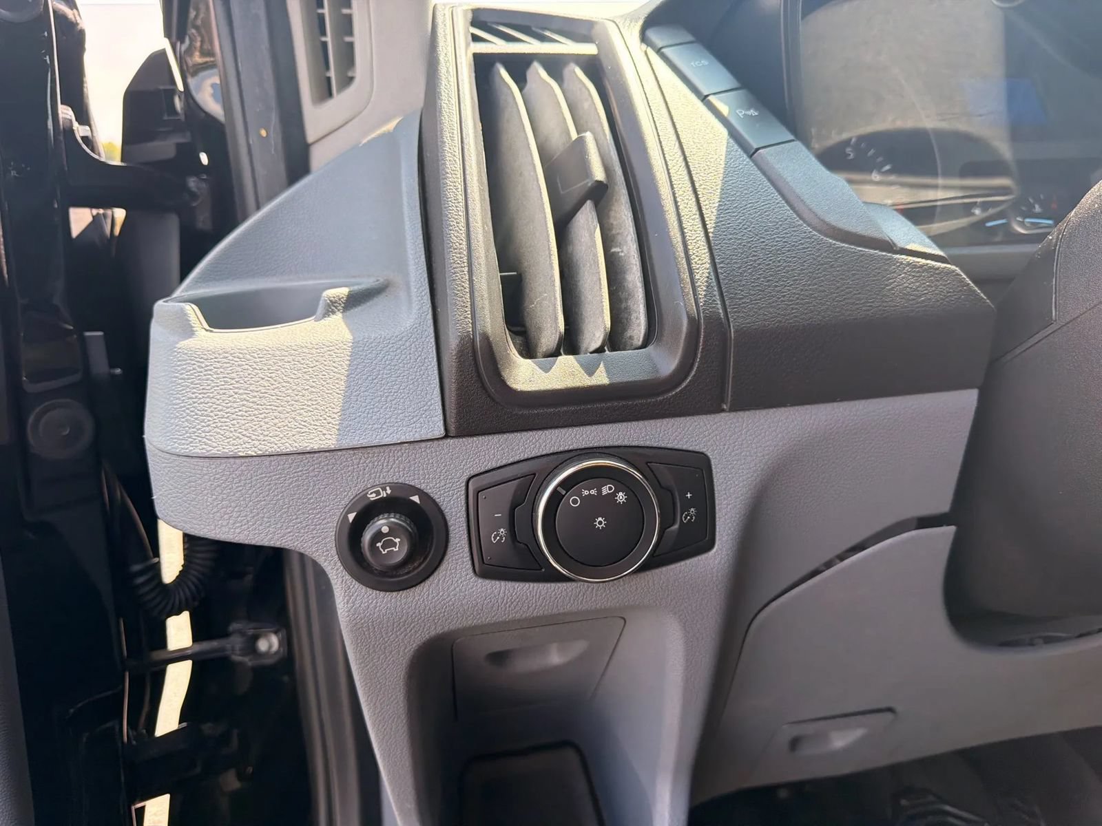Used 2018 Ford Transit 350 XLT RWD image 35