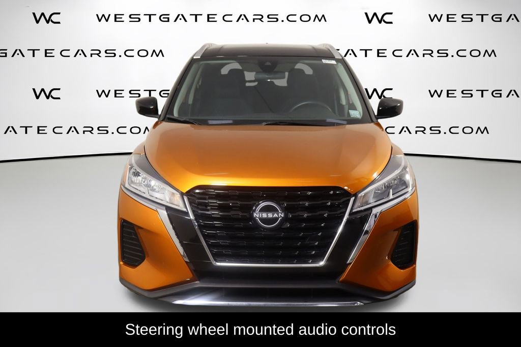 Used 2023 Nissan Kicks SV image 2