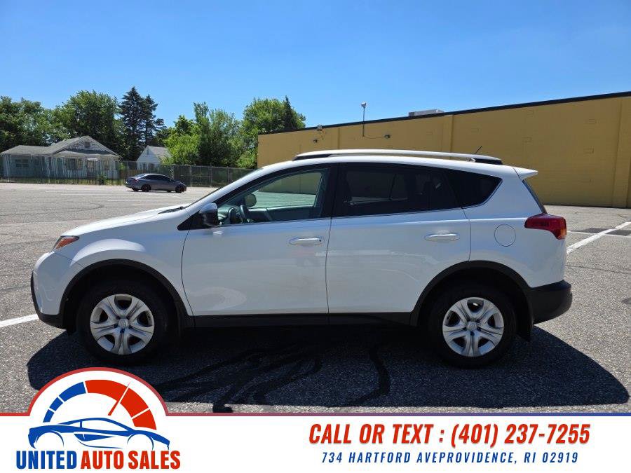 Used 2014 Toyota RAV4 LE AWD/4WD image 2