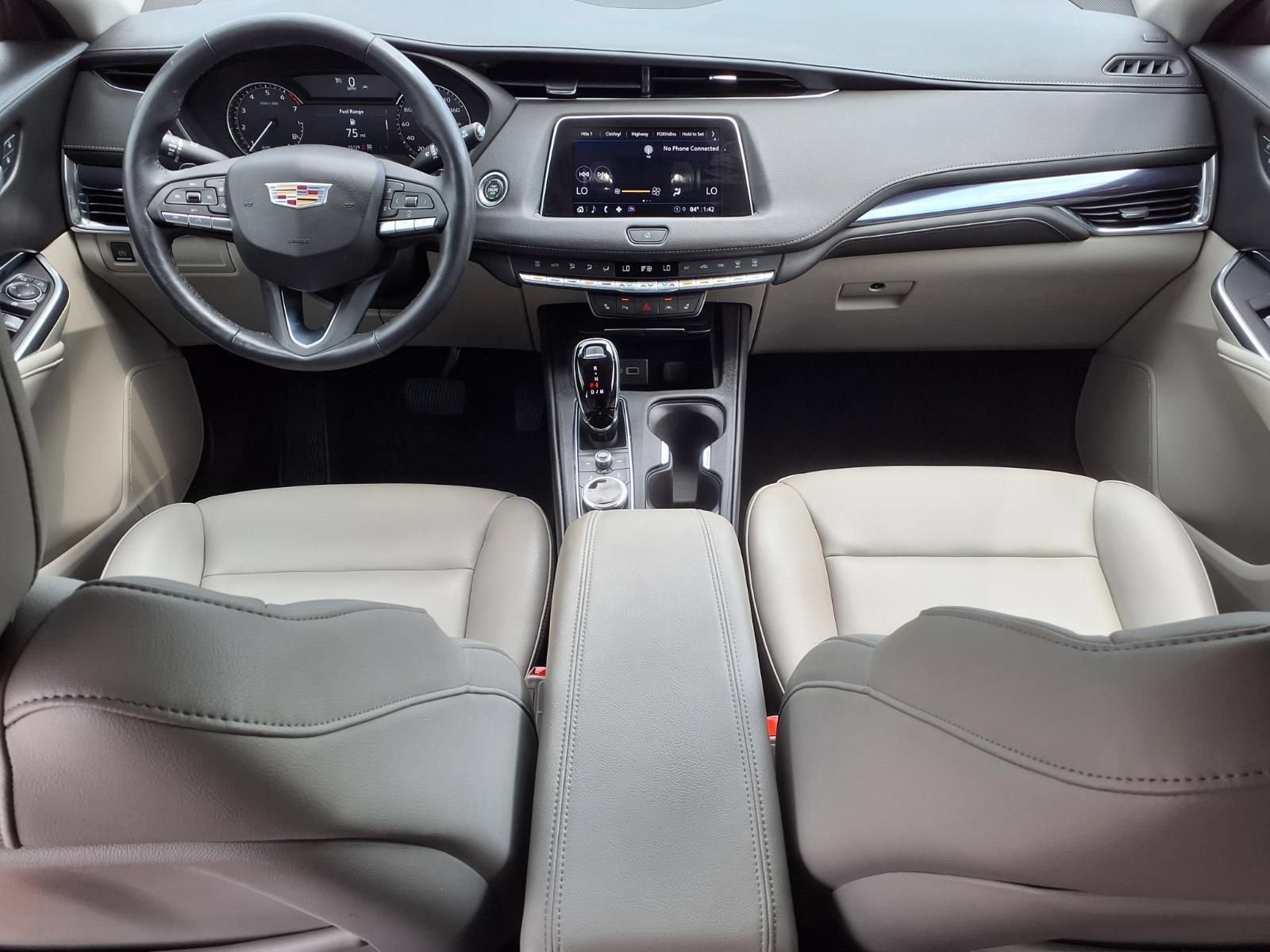 Used 2023 Cadillac XT4 Luxury w/ Cold Weather Package AWD/4WD image 12