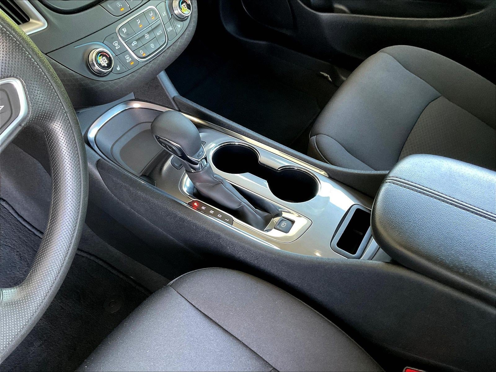 Used 2023 Chevrolet Malibu LT FWD image 17