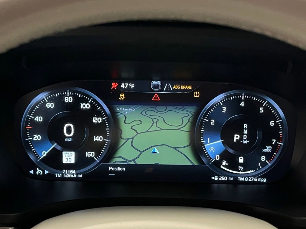 Used 2022 Volvo S60 B5 Momentum w/ Premium Package image 21