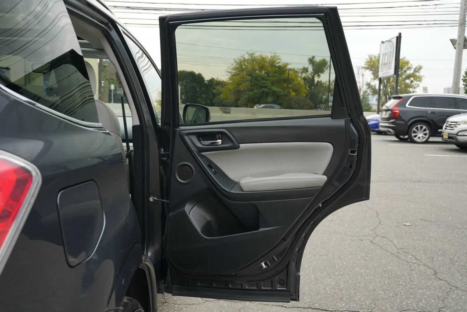 Used 2014 Subaru Forester 2.5i Touring w/ Protection Package #2 AWD/4WD image 33