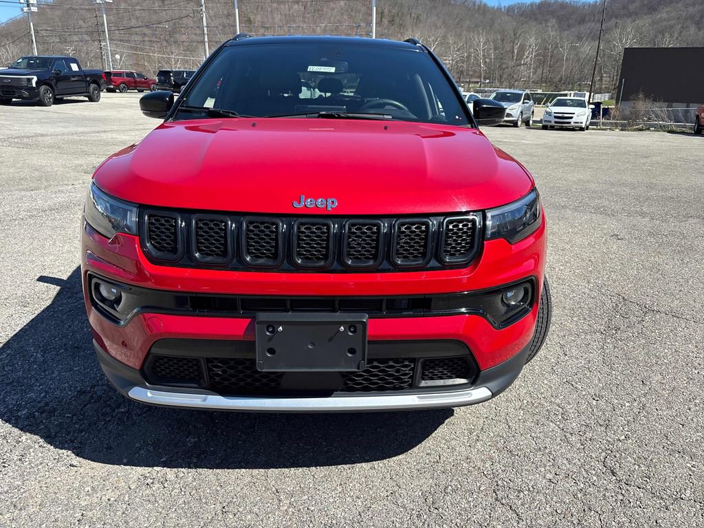 Used 2024 Jeep Compass Limited image 9