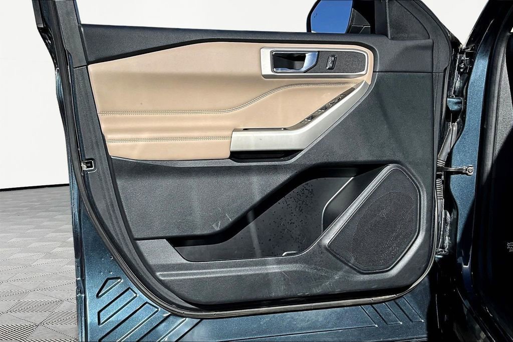 Used 2022 Ford Explorer XLT w/ Equipment Group 202A image 29