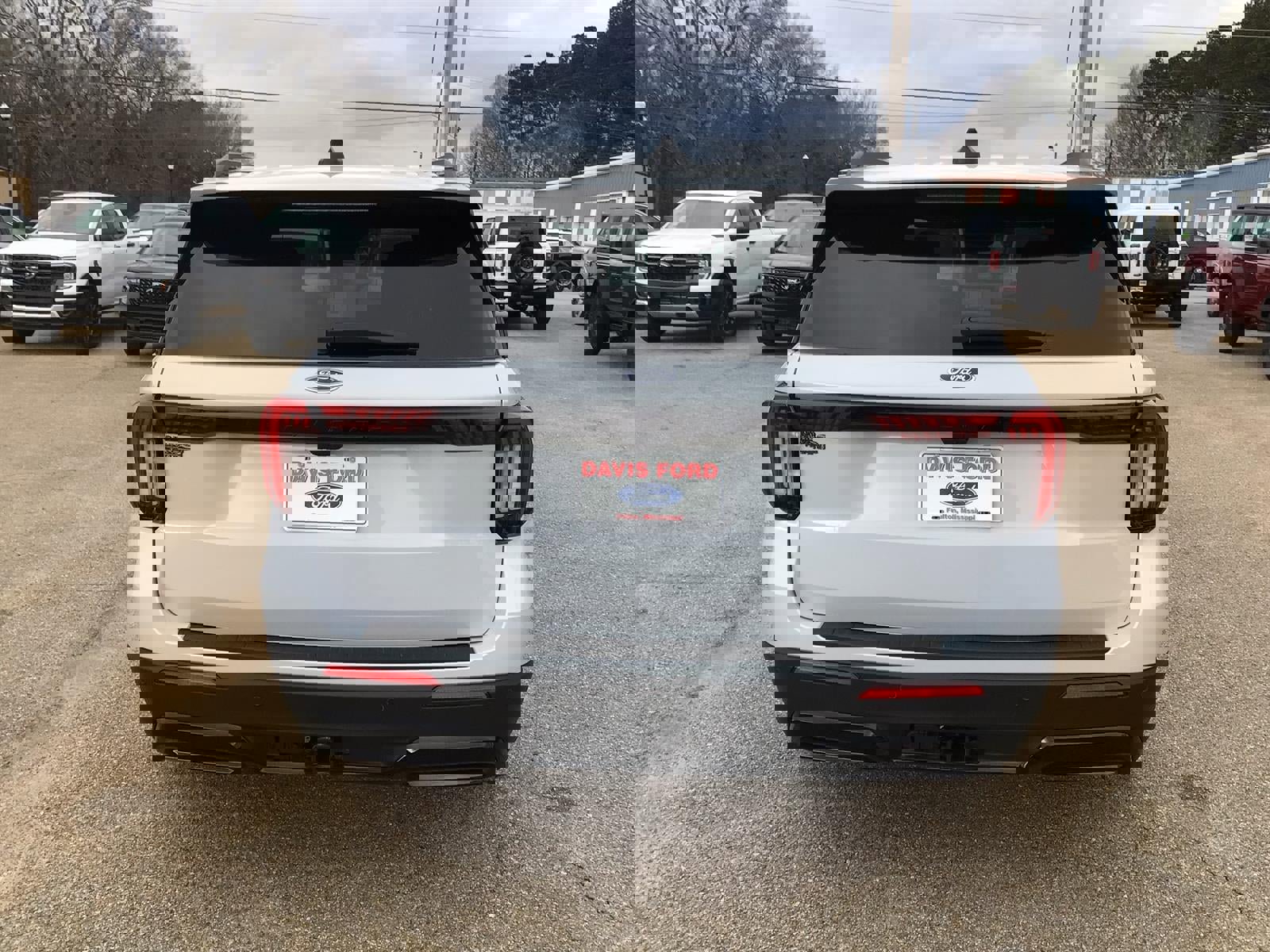 New 2026 Ford Explorer ST-Line w/ ST-Line Street Pack image 12