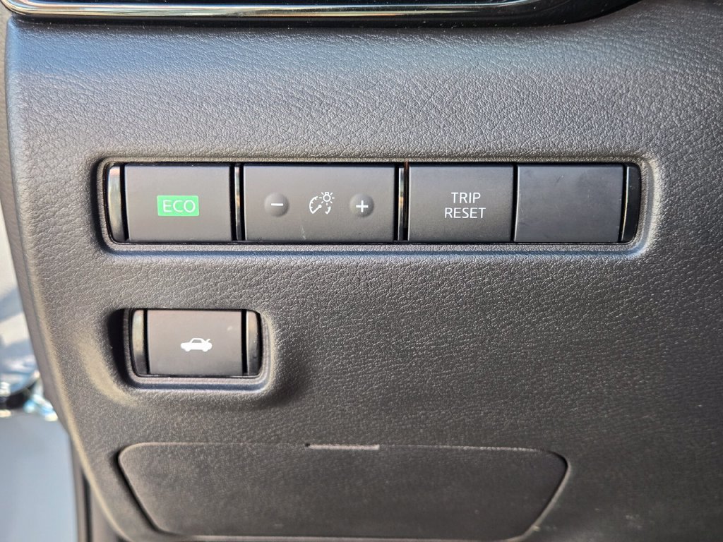 Certified 2024 Nissan Sentra SR FWD image 32