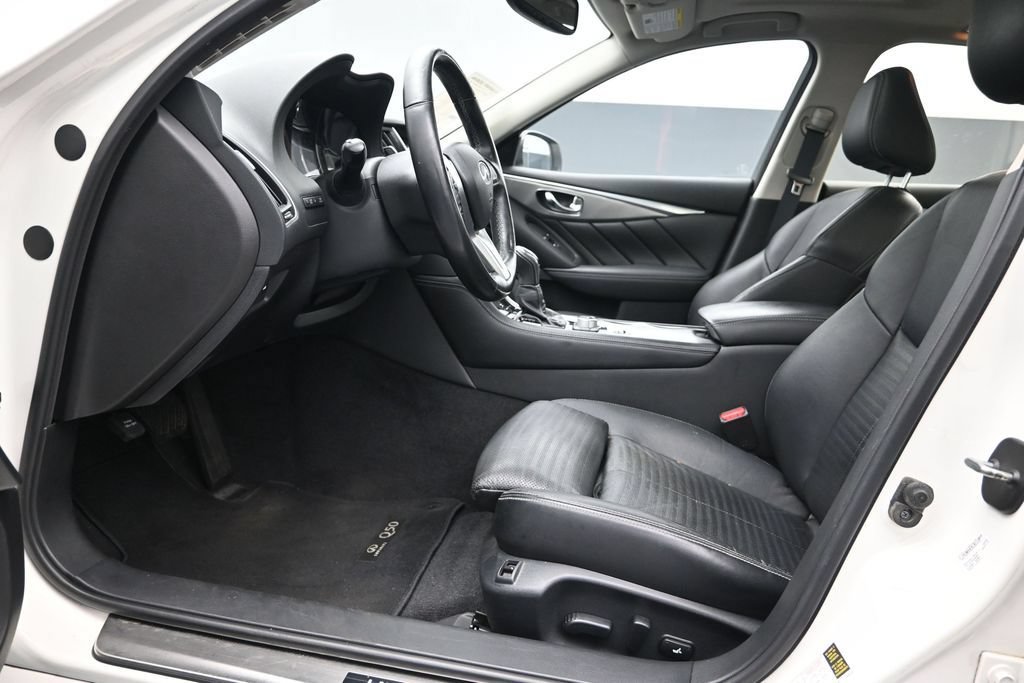 Used 2019 INFINITI Q50 Signature Edition w/ Cargo Package (L96) RWD image 11