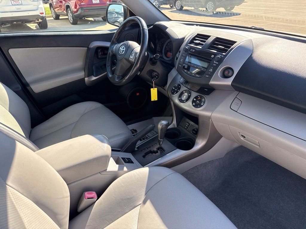 Used 2008 Toyota RAV4 Limited AWD/4WD image 23
