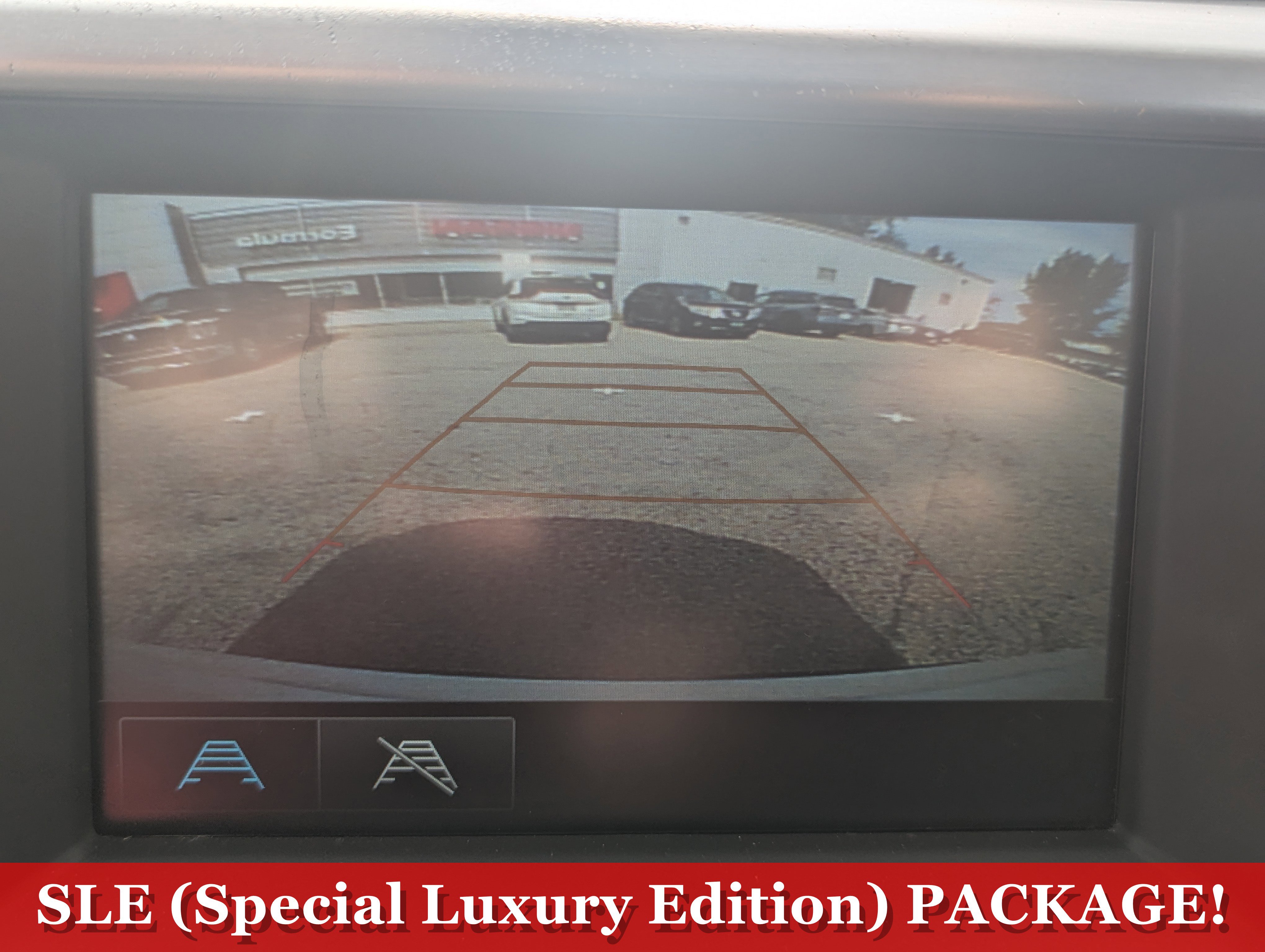 Used 2019 GMC Acadia SLE image 22